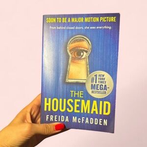The Housemaid by Freida McFadden Book